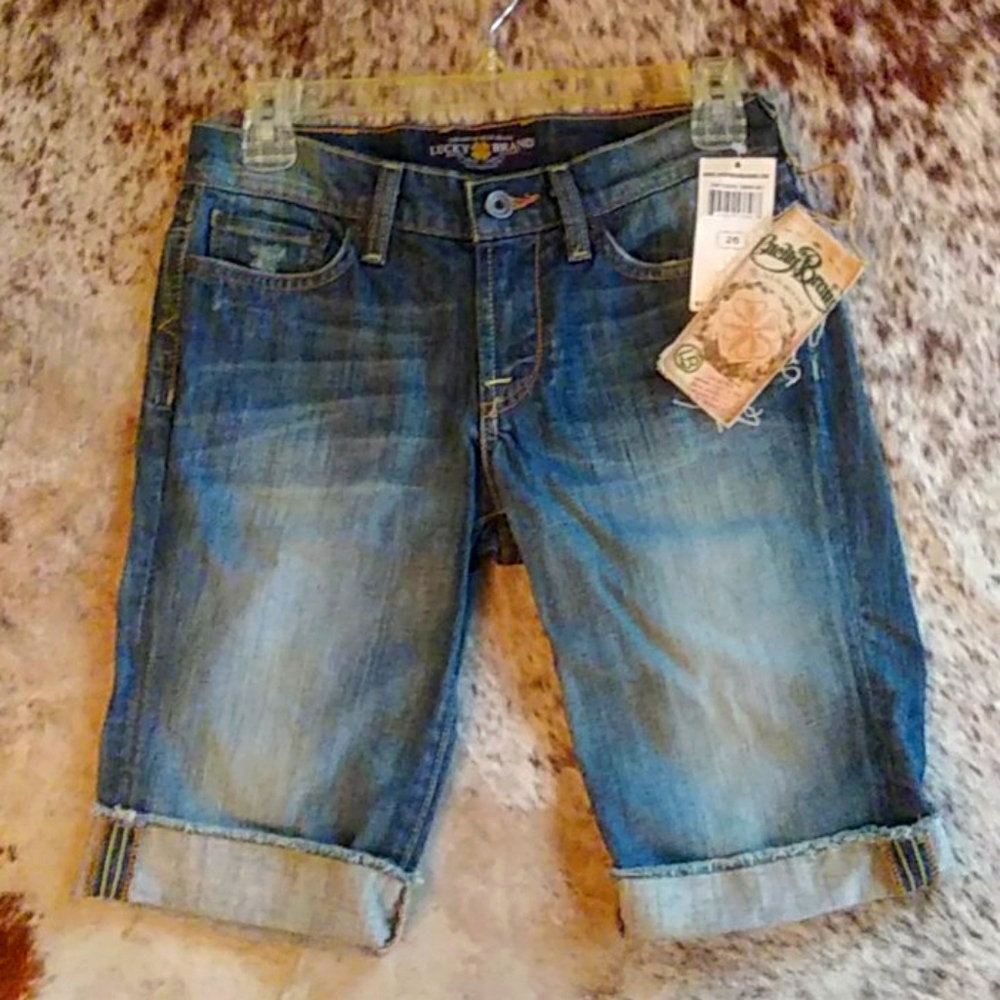 NWT. NEVER WORN LUCKY BRAND DISTRESSED JEAN SHORTS Sz 26 or 27 Available